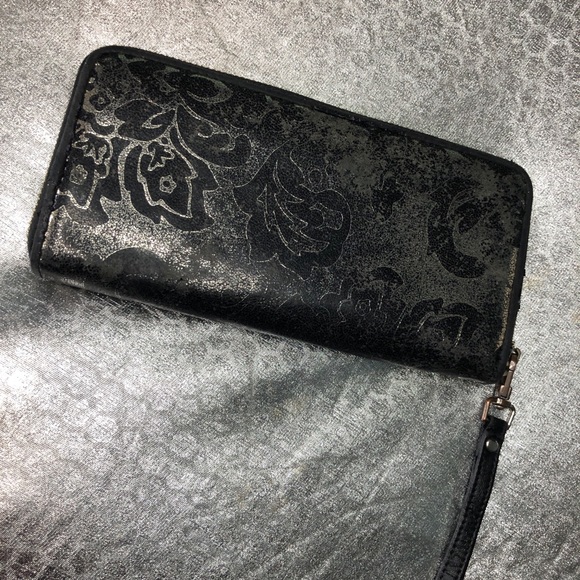 Arts Eye zip around wallet. Excellent condition. Silver and black leather. - Picture 4 of 10